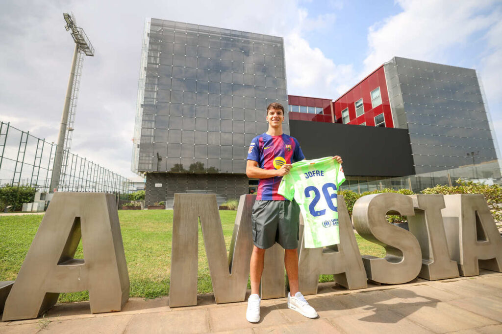 Jofre Torrets devant la Masia