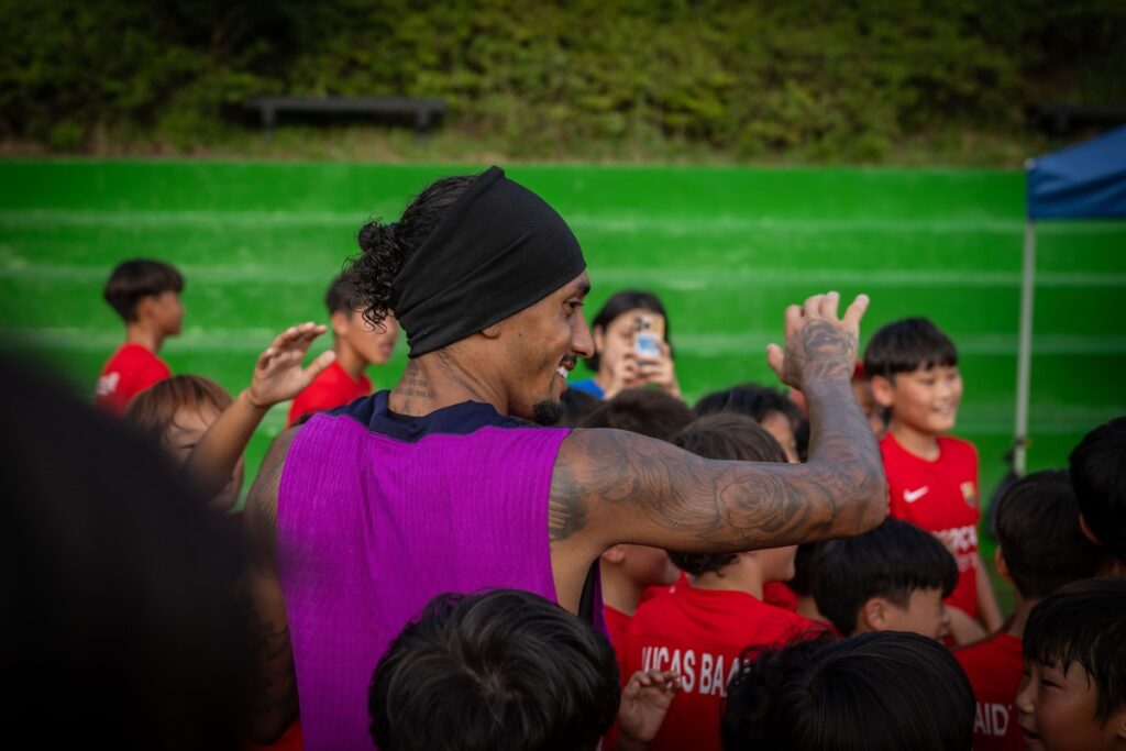 raphinha lors de la tournée en asie